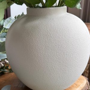 CREAM TEXTURED VASE
